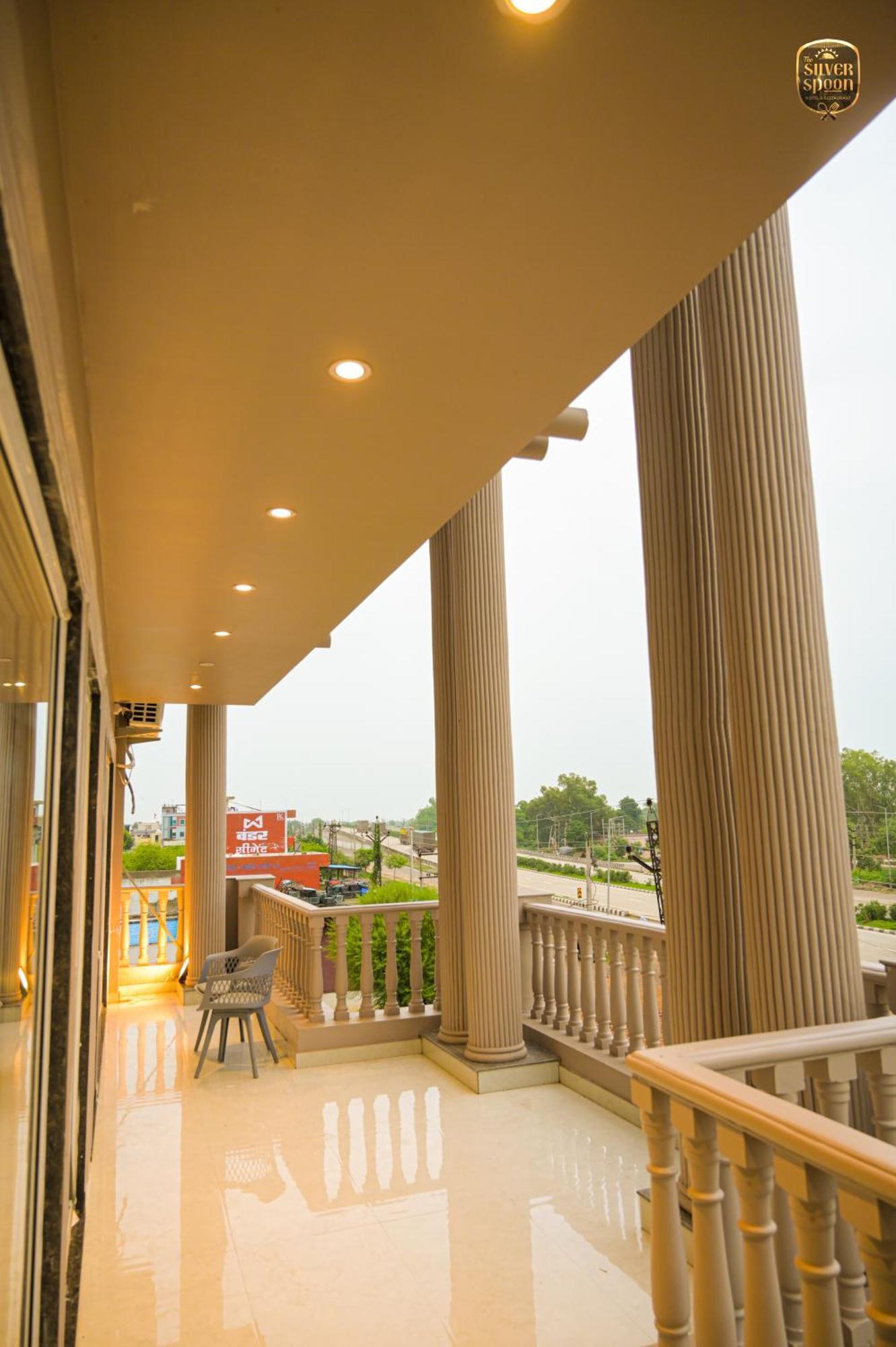 The Silver Spoon Hotel & Restaurant Būndi Εξωτερικό φωτογραφία