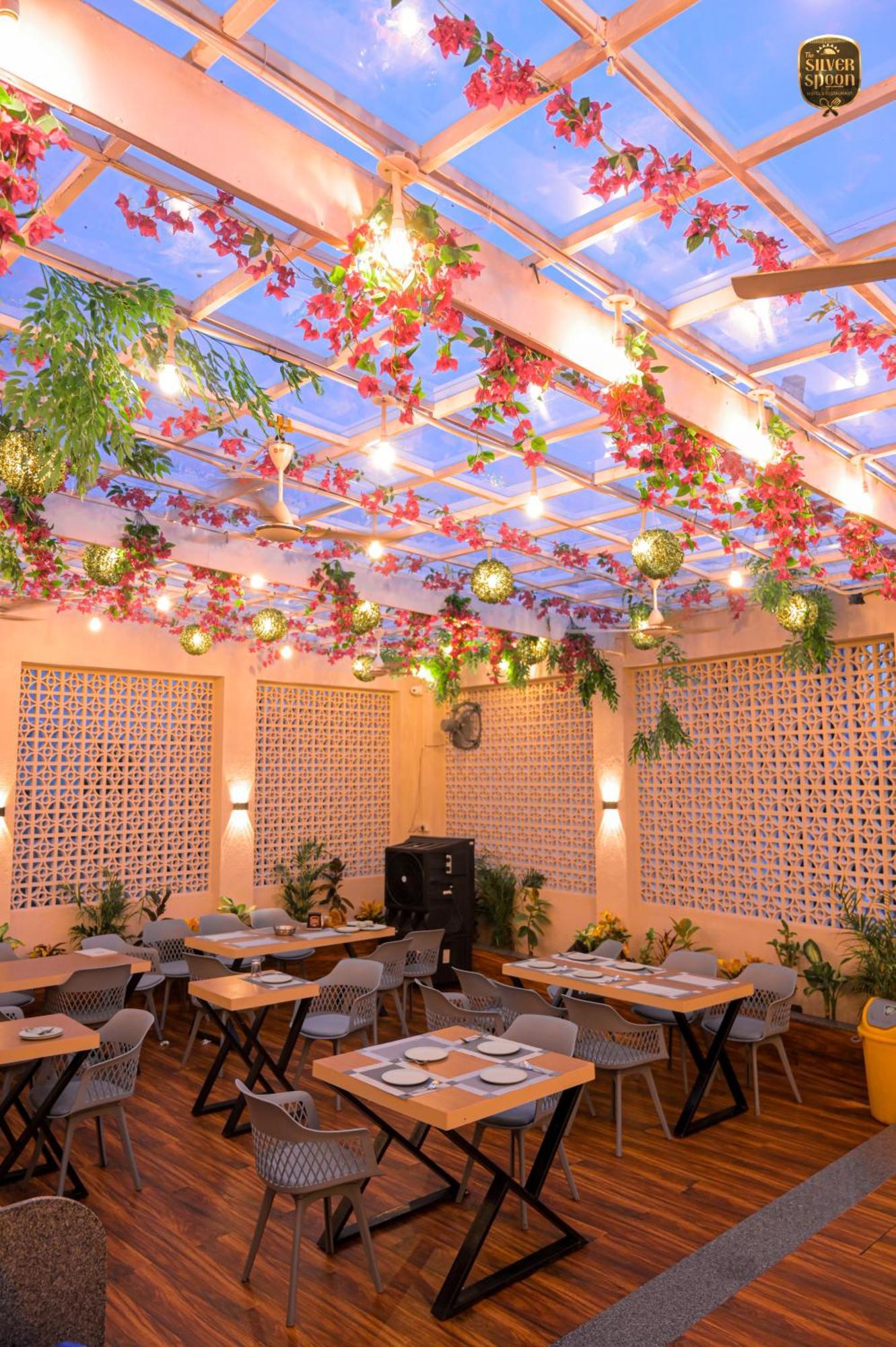The Silver Spoon Hotel & Restaurant Būndi Εξωτερικό φωτογραφία