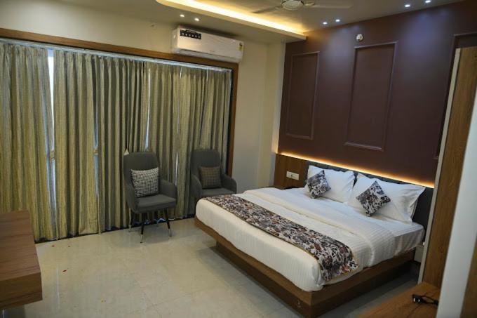 The Silver Spoon Hotel & Restaurant Būndi Εξωτερικό φωτογραφία